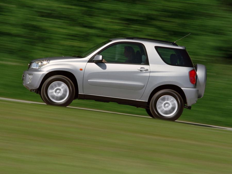  Toyota RAV4 3-Door 2000 года  (фото 3 из 15)